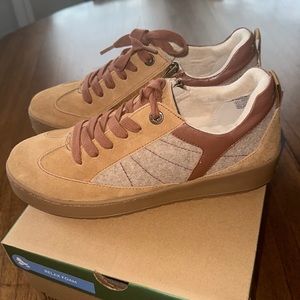 Jambu Sandy in Beige/Cognac 🤎 NWT